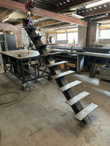 Moderne Middenboom-OBLY-eiken tredes,maatwerk trap,middenboom trap,stalen balustrade-Maatwerk middenboom trap met eiken treden & stalen balustrade-OBLY