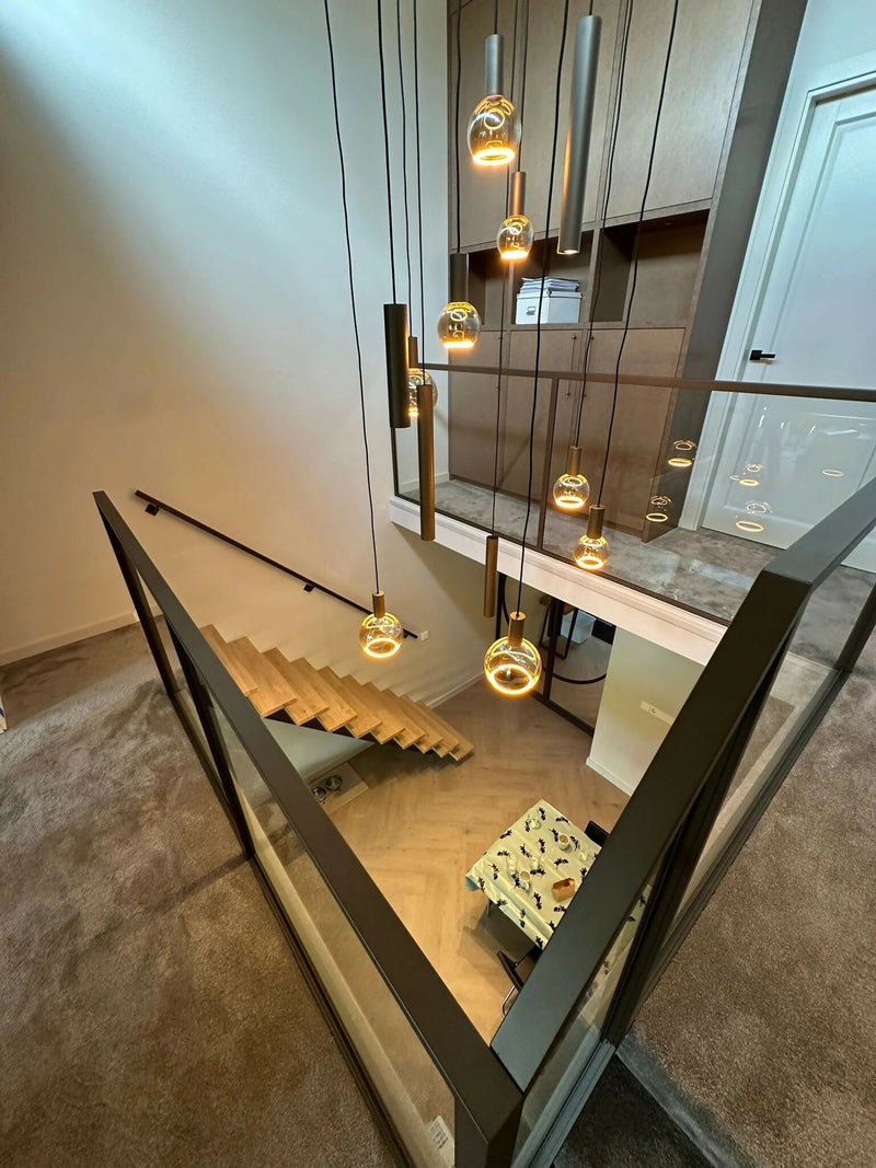 Moderne Middenboom-boermetaal-eiken tredes,maatwerk trap,middenboom trap,stalen balustrade-Maatwerk middenboom trap met eiken treden & stalen balustrade-OBLY