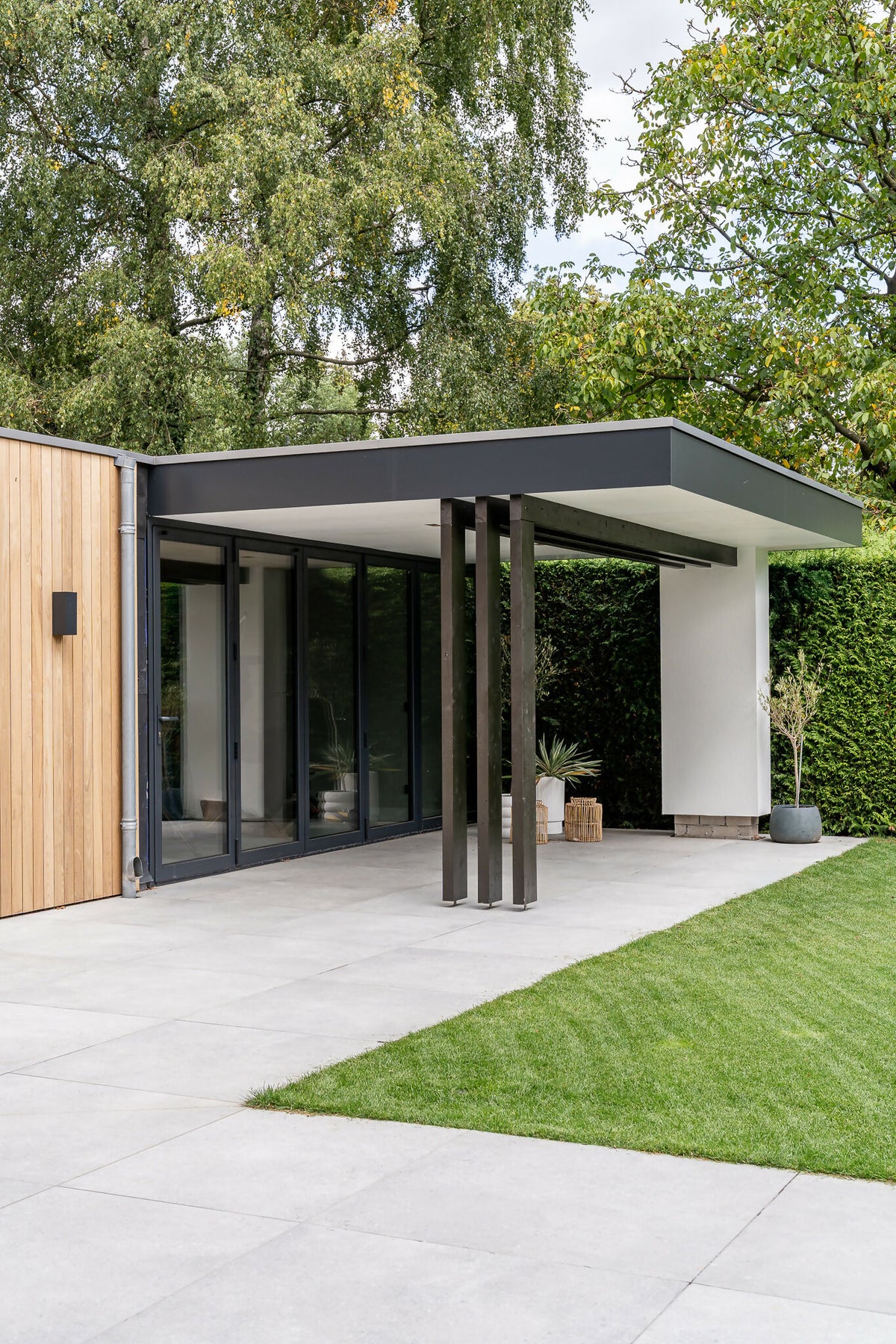 Moderne gezinswoning met open indeling-Bureau Kemps Architecten-woonkamer-Radicale openheid en verbonden leefruimtes in een familiewoning-OBLY