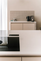 Moderne maatwerk keuken met afgerond kookeiland-studio stylez-afgerond-kookeiland,design-keuken,keukenontwerp,lichte-keuken,maatwerk-keuken,minimalistisch,moderne-keuken,moderne-woning,open-leefruimte-Moderne maatwerk keuken met kookeiland-OBLY