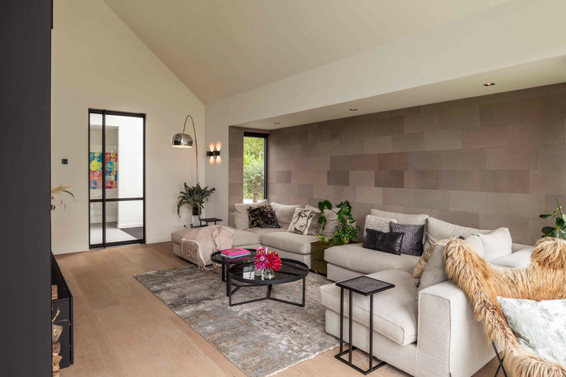 Moderne schuurwoning-BLIZ InteriorDesign-Woonkamer-Strak & Warm Interieur voor een Schuurwoning-OBLY