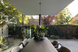 Moderne woning in Den Haag met glazen uitbouw-KELLER minimal windows® by Kumasol-aluminium kozijnen,binnen buiten verbinding,Exterieur,glazen uitbouw,luxe woning,moderne villa den haag,open leefruimte,strakke architectuur,veel daglicht,villa renovatie-Glazen uitbouw woning Den Haag | KELLER minimal windows-OBLY