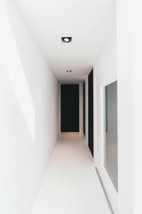 Moderne woning in Yerseke met glazen gevel en slanke kozijnen-KELLER minimal windows® by Kumasol-aluminium kozijnen,binnen buiten verbinding,Exterieur,glazen gevel,luxe woning,minimalistisch design,moderne villa,open leefruimte-Moderne woning Yerseke met glazen gevel | KELLER-OBLY