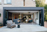 Moderne woning met grote schuifpui-Solarlux Nederland BV-grote schuifpui,moderne uitbouw,moderne woning,open leefruimte,schuifpui tuin-Moderne woning met grote schuifpui naar de tuin-OBLY
