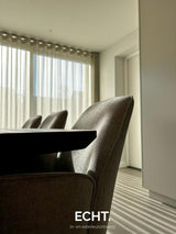 Moderne woonkeuken met nieuwe aanbouw-ECHT. in- en exterieurontwerp.-Aanbouw,Interieur inspiratie,Interieurontwerp,Keuken,Keukenverbouwing,klimaatkast,Kookeiland,moderne woonkeuken,natuurlijke materialen,nieuwe aanbouw,schuifpui,tuin,twee-onder-een-kapwoning,warme tinten,woonkeuken-Moderne woonkeuken met nieuwe aanbouw | ECHT. ontwerp-OBLY