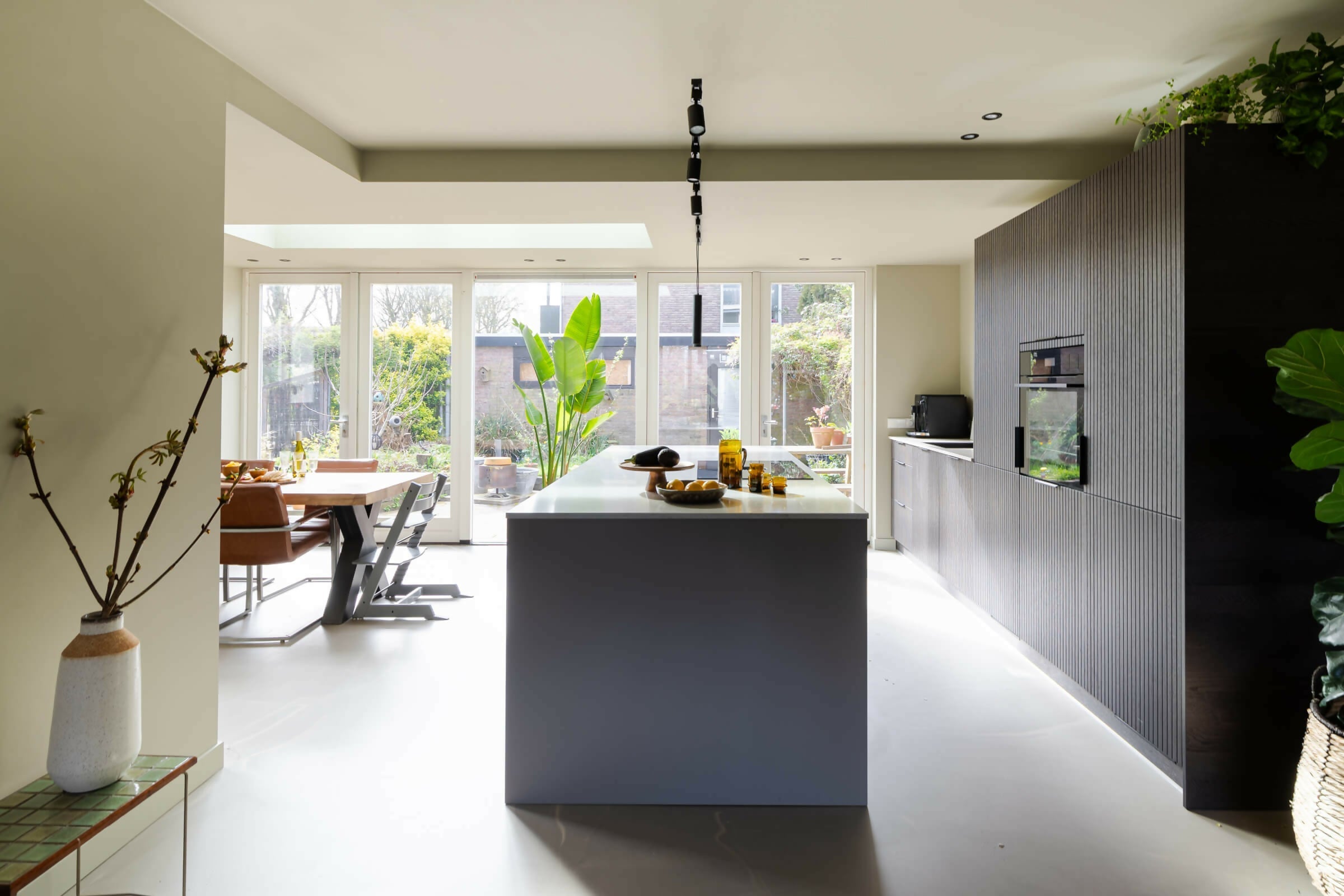Modernisering en uitbreiding van twee onder 1 kap woning-Flipd-Aanbouw,moderne verbouwing,twee onder een kap woning,Verbouwing,woning modernisering,woning uitbreiding-Modernisering en uitbreiding van twee onder 1 kap woning. -OBLY