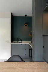 Multifunctionele loung & werkruimte-MIND interieur architectuur-interieur met stalen deuren,loungruimte interieur,luxe kitchenette,luxe thuiswerkplek,maatwerk kastwand,maatwerk meubelwand,maatwerk werkruimte,modern souterrain,multifunctioneel interieur,souterrain interieur,stalen schuifdeuren,thuiswerkplek inspiratie,Woonkamer,zit sta bureau-Multifunctionele loung & werkruimte-OBLY