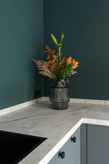 Multifunctionele loung & werkruimte-MIND interieur architectuur-interieur met stalen deuren,loungruimte interieur,luxe kitchenette,luxe thuiswerkplek,maatwerk kastwand,maatwerk meubelwand,maatwerk werkruimte,modern souterrain,multifunctioneel interieur,souterrain interieur,stalen schuifdeuren,thuiswerkplek inspiratie,Woonkamer,zit sta bureau-Multifunctionele loung & werkruimte-OBLY