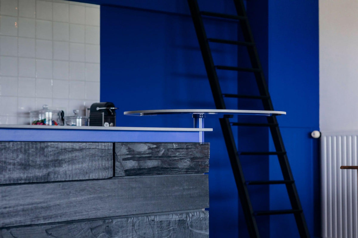 Ober: Functioneel en Kunstzinnig Keukeneiland-Kevin Caboor-Blauwe keuken accenten,Keuken,Keuken inspiratie,Keukeneiland design,Kunstzinnig keukeneiland,Modern keukendesign,Statement keuken,Uniek keukenontwerp-Ober: Functioneel en Kunstzinnig Keukeneiland -OBLY