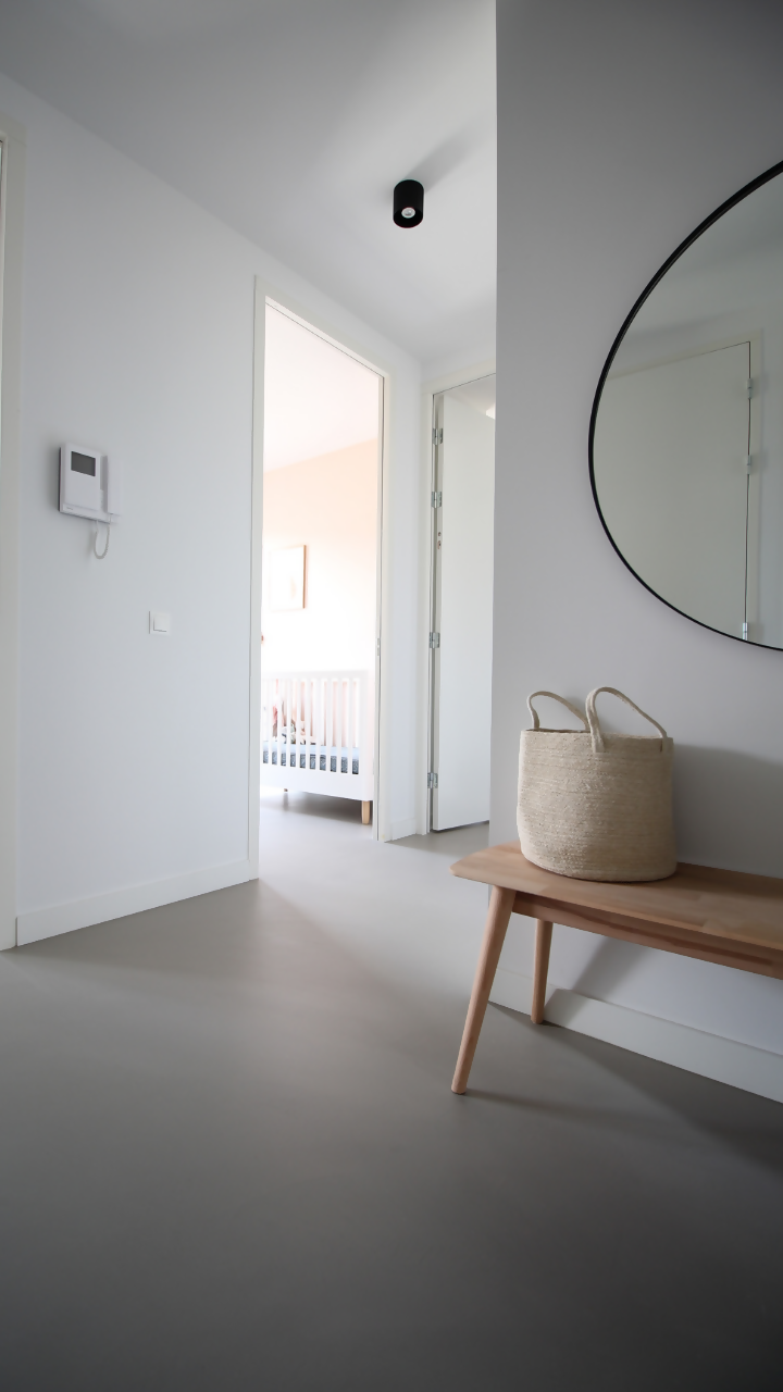 Oersterke microcement in gerenoveerde woning-Motion gietvloeren-Gietvloer,Microcement,rennovatie-Oersterke microcement in gerenoveerde woning-OBLY