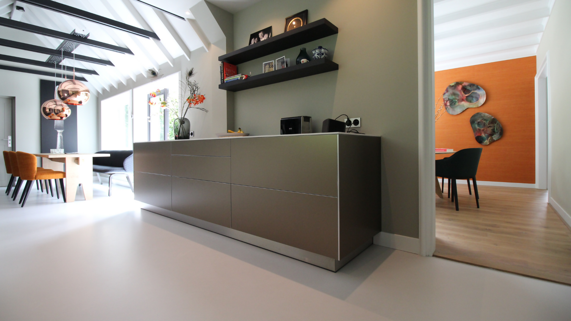 PU Gietvloer met rustige betonlook-Motion gietvloeren-betonlook interieur,betonlook vloer,elastische vloer,Gietvloer,gietvloer MIX kleur,Keuken,moderne vloerafwerking,naadloze vloer,onderhoudsvriendelijke vloer,PU gietvloer,scheuroverbruggende vloer,slijtvaste vloer,waterdichte vloer-PU Gietvloer met rustige betonlook-OBLY