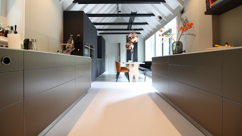 PU Gietvloer met rustige betonlook-Motion gietvloeren-Gietvloer,Keuken-PU Gietvloer met rustige betonlook-OBLY