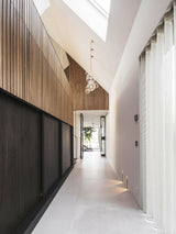 Prachtige nieuwbouw villa met hoogwaardige verlichting-Prachtige nieuwbouw villa met hoogwaardige verlichting-entree / hal / trap-prachtige-nieuwbouw-villa-met-hoogwaardige-verlichting-OBLY