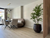 Project Limmen-Lifs Interior Design-achterpui met glaswand,bronzen stalen deur,cinewall met akoestische panelen,Keuken,leefkeuken,maatwerk eetkamerbank,open woonkamer,stijlvolle renovatie,warm modern interieur-Warm modern interieur met leefkeuken en cinewall-OBLY