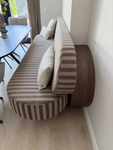 Project Limmen-Lifs Interior Design-achterpui met glaswand,bronzen stalen deur,cinewall met akoestische panelen,Keuken,leefkeuken,maatwerk eetkamerbank,open woonkamer,stijlvolle renovatie,warm modern interieur-Warm modern interieur met leefkeuken en cinewall-OBLY
