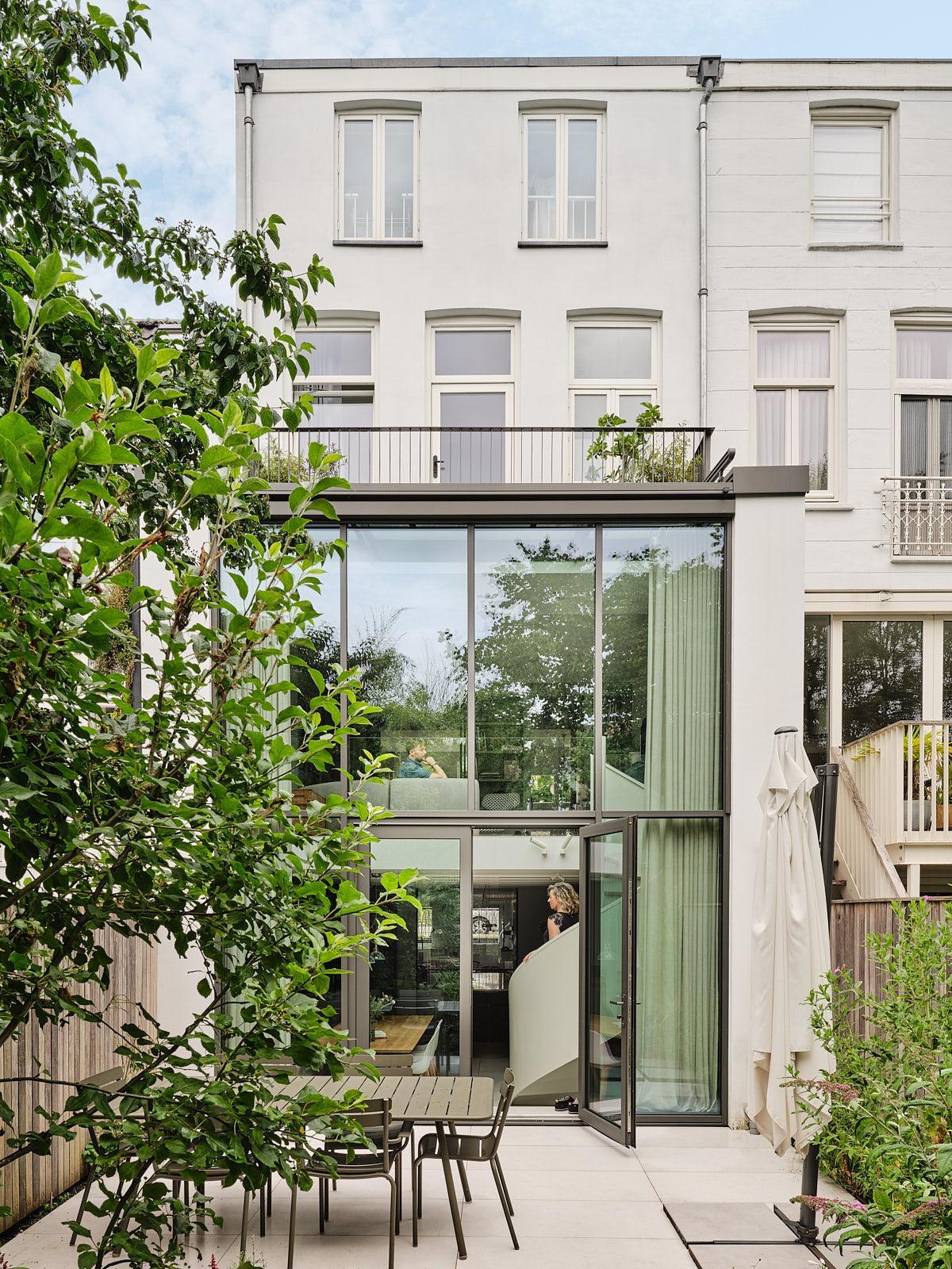Renovatie Herenhuis Ringdijk Amsterdam | Studio Ruim-RUIM STUDIO-glazen uitbouw,interieurarchitect Amsterdam,leefkeuken,Ringdijk Amsterdam-Renovatie Monumentaal herenhuis Amsterdam | Studio Ruim-OBLY