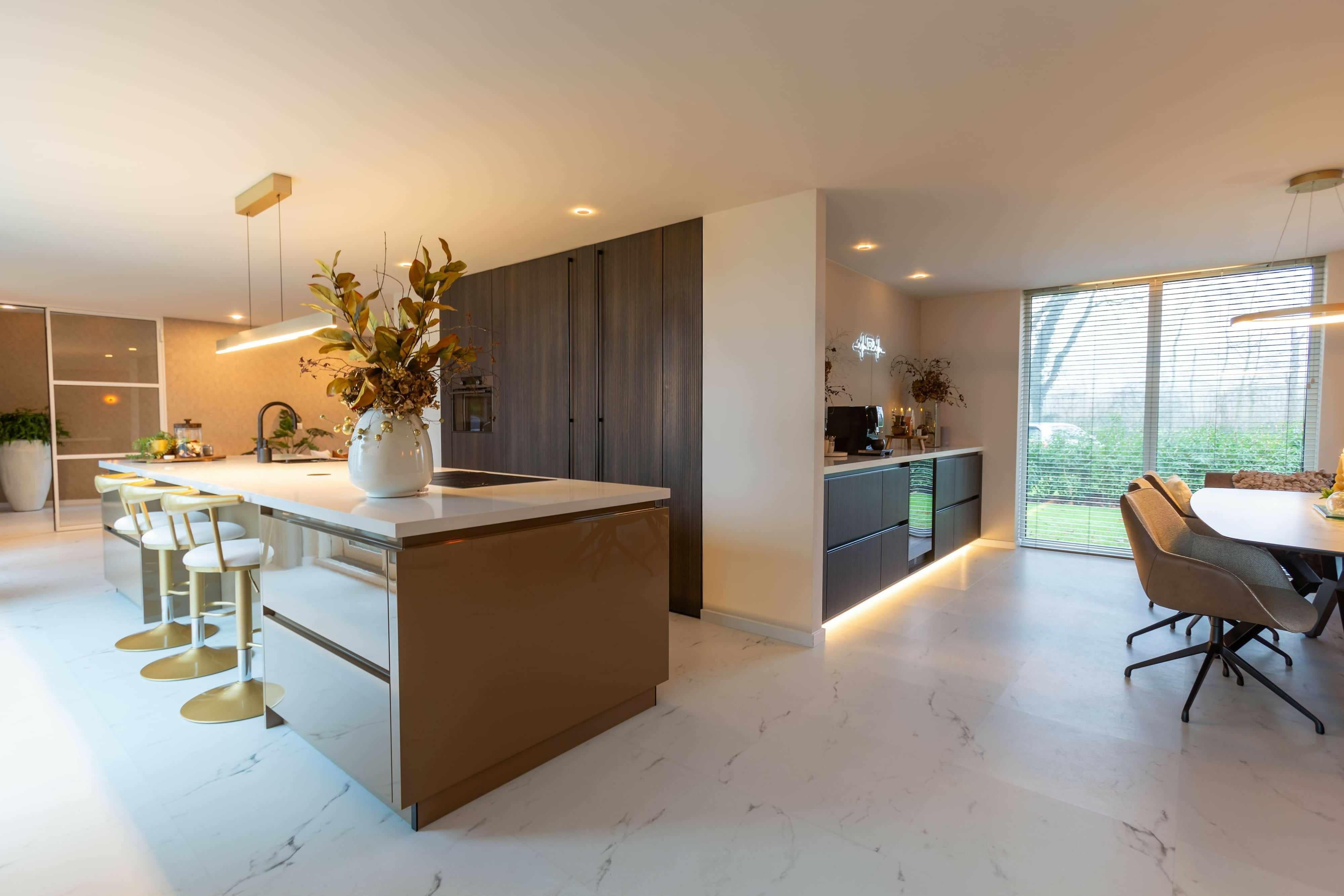 Renovatie en Uitbreiding Vrijstaande Villa-BVD TOTAALBOUW-luxe woning renovatie,moderne villa interieur,moderne villa renovatie,moderne woonkamer,open woonruimte,Renovatie,totaalrenovatie woning,villa renovatie-OBLY