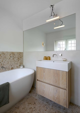 Renovatie jaren ’30 woning in Santpoort-Noord met behoud van glas-in-lood-IJzersterk Interieurontwerp-glas in lood,Interieurontwerp,jaren 30 woning,renovatie Santpoort-Noord,woning verduurzamen-Renovatie jaren ’30 woning Santpoort-Noord | IJzersterk-OBLY