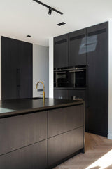 Renovatie van een karakteristieke jaren '30 villa met moderne aanbouw-Sensbouw-aanbouw jaren 30,duurzame renovatie,jaren 30 villa,leefkeuken,luxe woning,maatwerk keuken,moderne aanbouw,renovatie villa,totaalrenovatie,verbouwing jaren 30 woning,villa verbouwen,woonkeuken-Renovatie jaren '30 villa met moderne aanbouw -OBLY