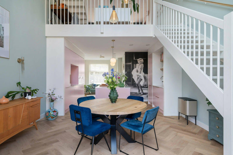 Roze keuken met blauwe muur-Keukenstudio Stormink-keuken-roze-keuken-met-blauwe-muur-OBLY