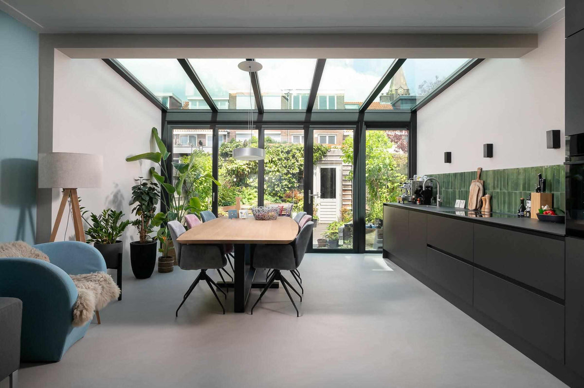 Rustieke woonkeuken met vouwwand-Busscher Serrebouw-Keuken,keuken met glazen aanbouw,keuken met lichtstraat,keuken met tuinverbinding,moderne woonkeuken,woonkeuken met serre-Rustieke woonkeuken met vouwwand-OBLY