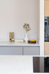 Rustig en Tijdloos Interieurontwerp met Karakter-Nieuwenhuis Interieurontwerp-interieur styling,interieur stylist,maatwerk inrichting,minimalistisch wonen,modern interieur,modern wonen,tijdloos interieur,warme materialen,Woonkamer-Interieurontwerp op maat | Rustige en Tijdloze Interieurs-OBLY