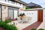 Sfeervolle designtuin met tuinkamer en buitenkeuken-Leonardus buiten-bamboevlonder tuin,big green egg tuin,designtuin den haag,glazen schuifwanden,luxe buitenleven,luxe tuinkamer,moderne stadstuin,tuin,tuinontwerp den haag-Moderne tuin met tuinkamer en glazen schuifwanden-OBLY