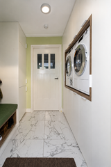 Slimme maatwerk bijkeuken met was- en droogopstelling-JJ interieurs-Bijkeuken,Inbouwkast,Interieurdesign,Maatwerk kast,Praktische bijkeuken,Wasmachinekast,Wasruimte-Maatwerk bijkeuken met wasmachinekast | Slim opbergen-OBLY
