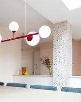 Slimme maatwerkoplossingen in een moderne gezinswoning-oker&goud-boekenkast op maat,kleur- en materiaaladvies,modern interieur,moderne woning,open leefruimte,terrazzo,trapmeubel,woonkeuken-Moderne gezinswoning met maatwerk interieur | OKER&GOUD-OBLY