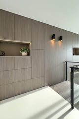 Split-level woning met maatwerk interieur-Joolsdesign-Gietvloer,groene keuken,interieur verbouwing,Interieurontwerp,Keuken inspiratie,Maatwerk interieur,Maatwerk kast,maatwerk keuken,split level woning,Traprenovatie,TV meubel,woonkamer inspiratie-Split-level woning met maatwerk interieur | Joolsdesign-OBLY