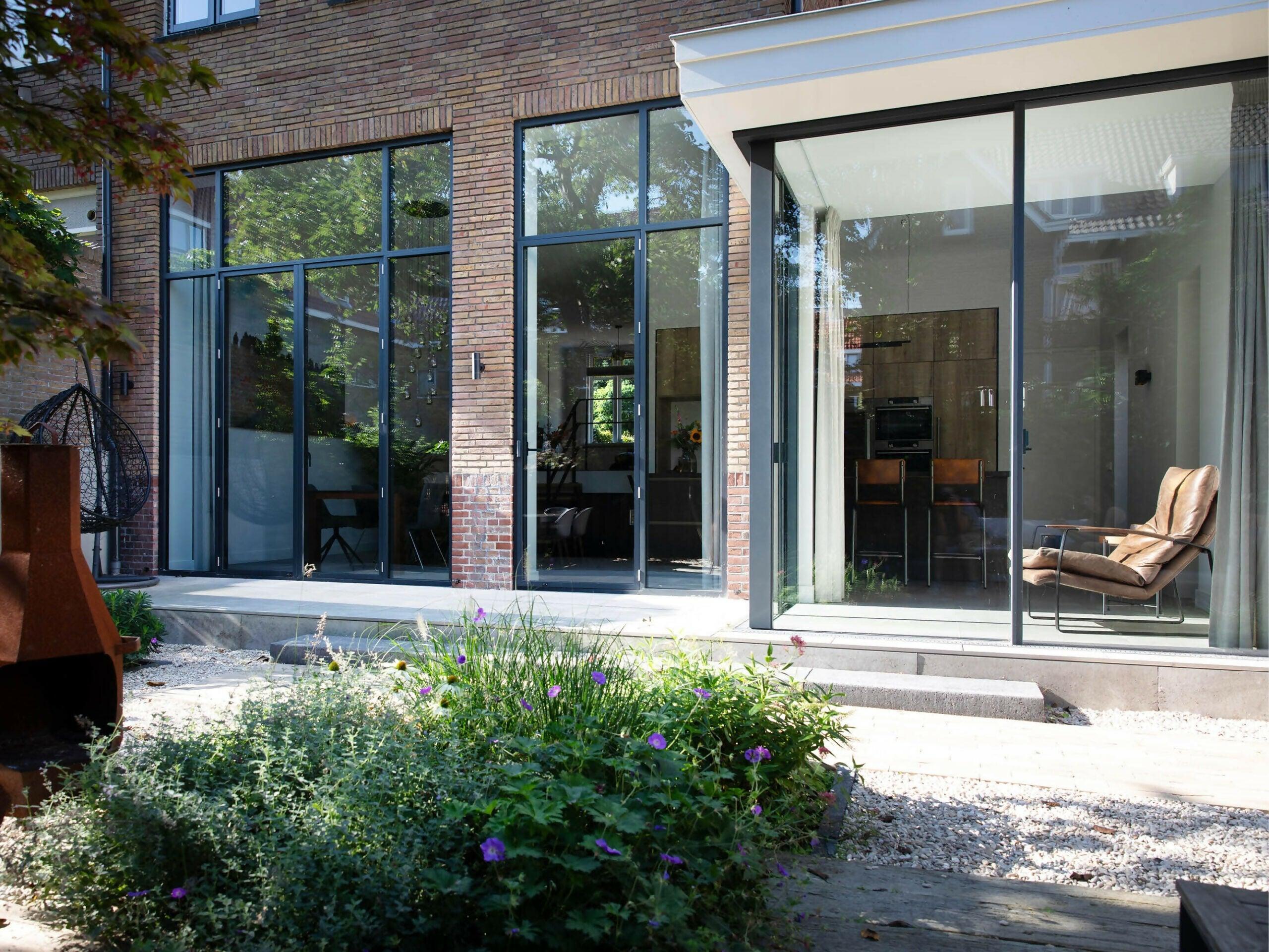 Splitlevel en uitbouw jaren ’30 huis-Architecten aan huis-keuken,renovering,woning-Souterrain verbouwen tot lichte leefruimte | Jaren ’30 huis Rotterdam-OBLY