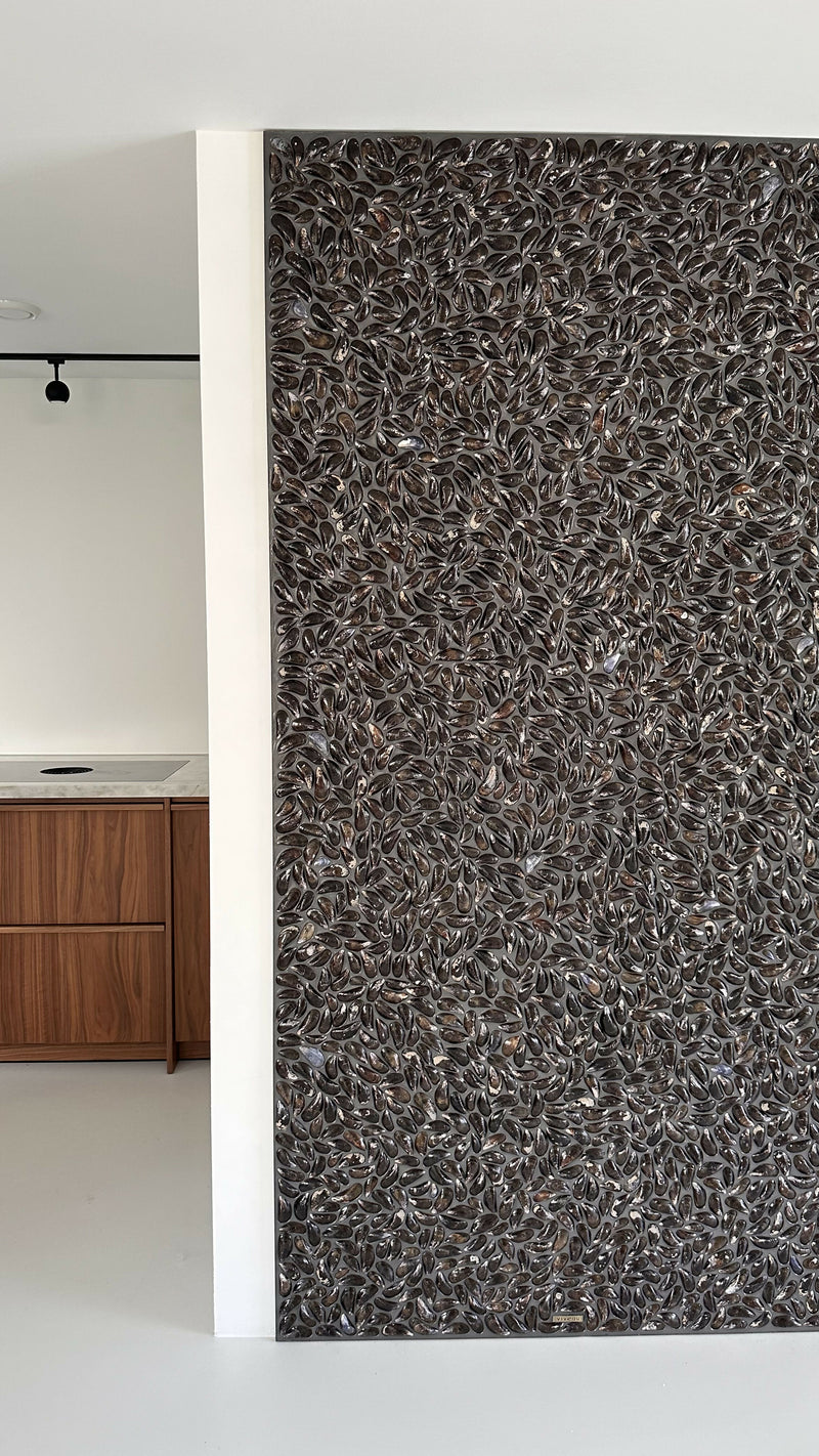 Statement piece: Natuurlijke wandbekleding mosselschelpen-Viveau - fine wall design-woonkamer-Mosselschelpen Wand | Tijdloze Eyecatcher bij Renovatie-OBLY