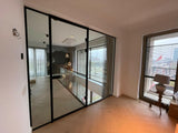 Stijlvol maatwerk glazen vide-Overveld Glas-glazen scheidingswand,glazen schuifwand,glazen wand woonkamer,Glazenwand,moderne woonkamer glas,woonkamer met glaswand-OBLY