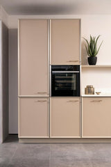 Stijlvolle Showroomkeuken met Lederen Details-OBLY- Luxe Showroomkeuken met Lederen Accenten | Modern en Stijlvol-OBLY