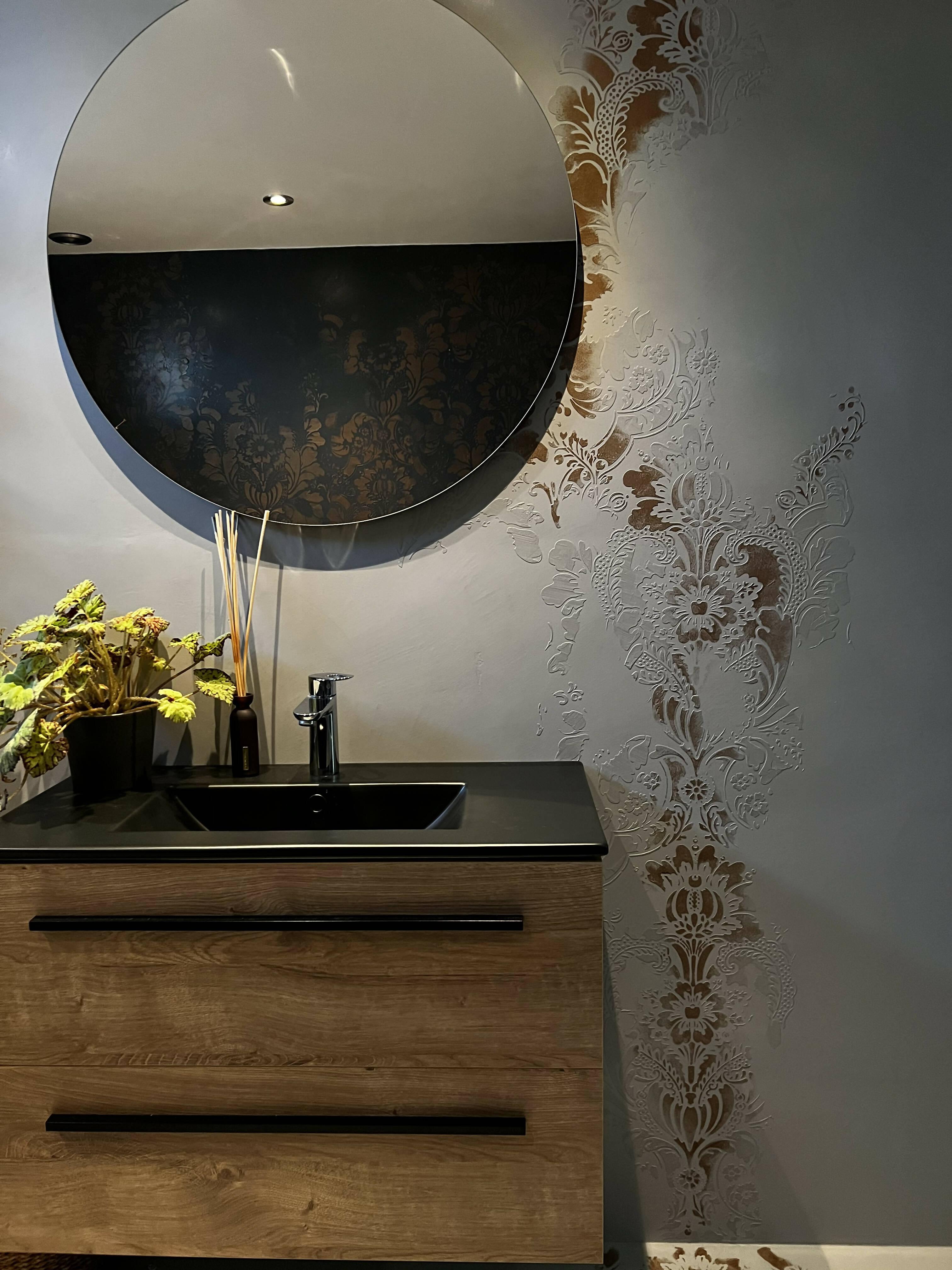 Stijlvolle badkamer make over-RONALD RESTAURATIES-Badkamer,badkamerinspiratie,badkamerrenovatie,luxe badkamer,metallicdesign,microcementbadkamer,modernebadkamer,wandafwerking,wellnessbadkamer-Stijlvolle badkamer make over-OBLY