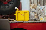 The Yellow Loomarine-Kevin Caboor-Artistiek ontwerp,Artistieke ruimte,Creatieve installatie,Design object,Eetkamer,Experimenteel ontwerp,Interieur kunst,Kunst,Kunst project,Kunstinstallatie,The Yellow Loomarine,Uniek design,Woonkamer-OBLY
