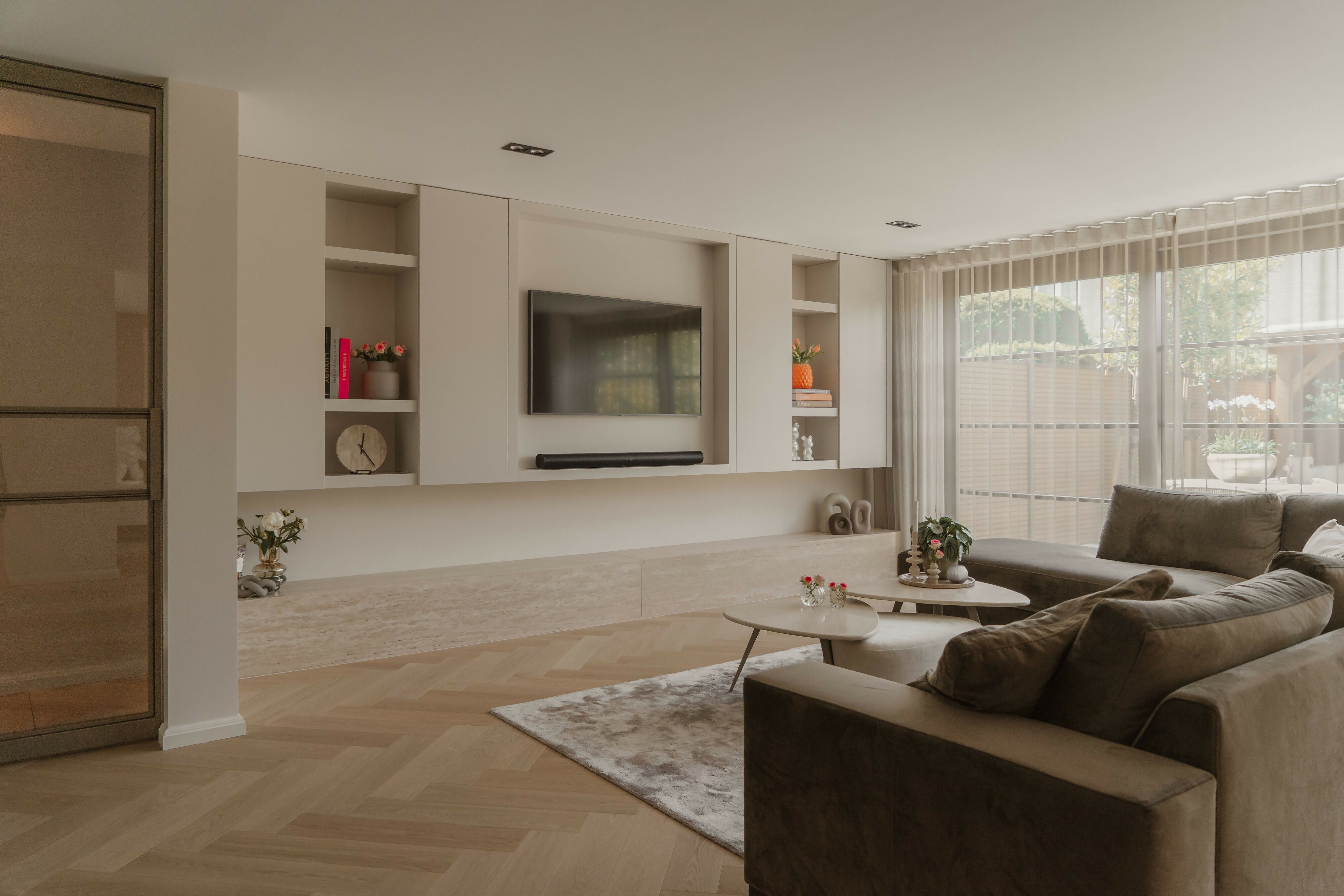 Totaal maatwerk interieur met luxe uitstraling-De interieurmakers-exclusief wooninterieur,high end interieur,luxe interieur ontwerp,modern luxe interieur,stijlvolle woning inrichting,Woonkamer-OBLY
