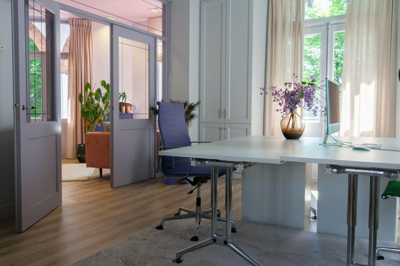 Transformatie karakteristiek kantoorpand-Studio Roos-woonkamer-Moderne transformatie van karakteristiek kantoorpand-OBLY