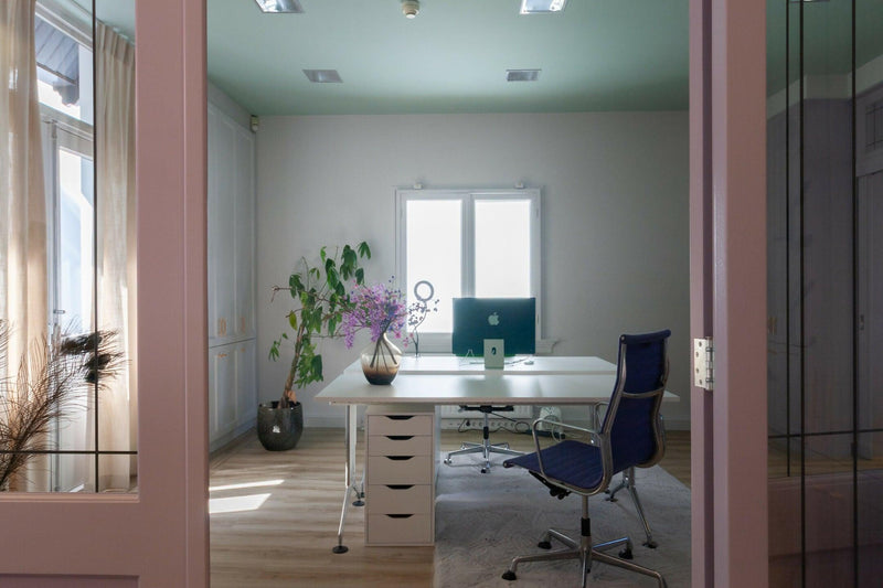 Transformatie karakteristiek kantoorpand-Studio Roos-woonkamer-Moderne transformatie van karakteristiek kantoorpand-OBLY