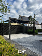 Moderne achtertuin met organische beplanting