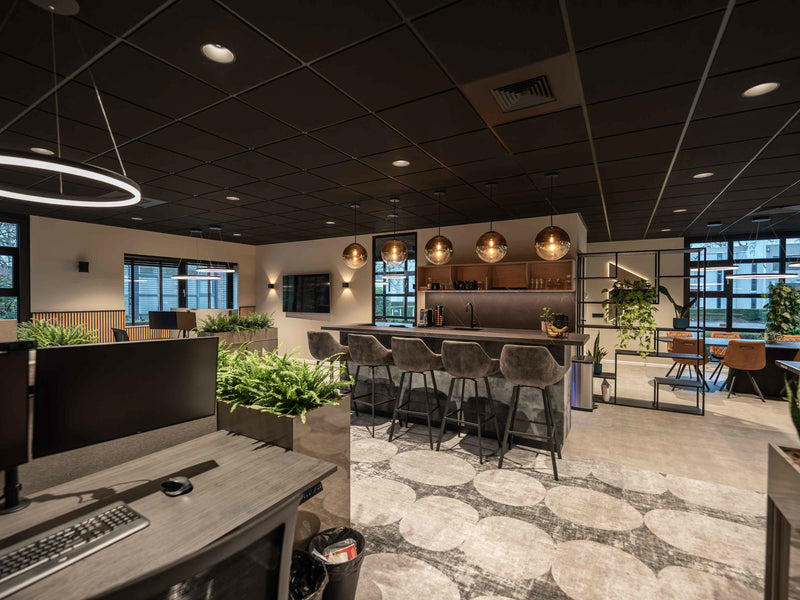 Turnkey Renovatie-Studio Boud-Entree / Hal / Trap-Turnkey Kantoorrenovatie & Inrichting | Complete Transformatie-OBLY