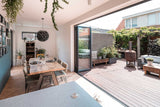 Uitbouw met grote schuifpui en open keuken-Solarlux Nederland BV-keuken met tuinzicht,moderne uitbouw,open keuken,uitbouw met schuifpui,woning uitbouw-Woning uitbouw met grote schuifpui en open keuken-OBLY