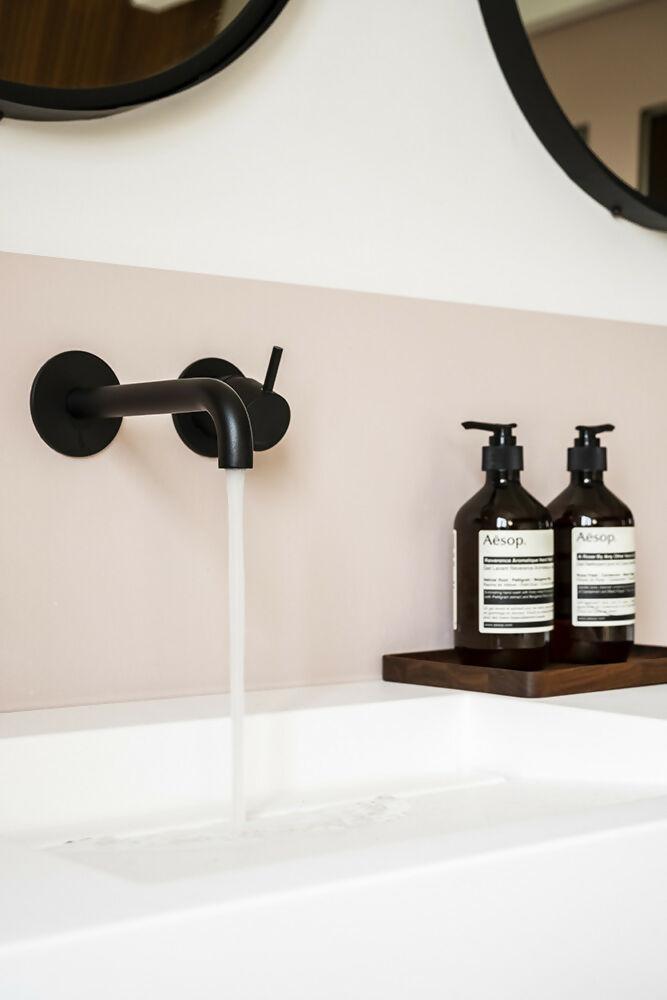 Uniek Huis met Art Deco Invloeden-Wendy Verhaegh Interior Design-badkamer-Uniek Interieurontwerp met Art Deco Invloeden-OBLY