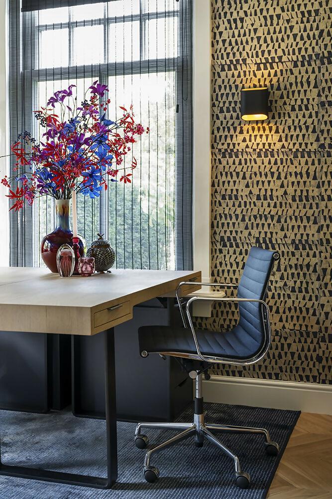 Uniek Huis met Art Deco Invloeden-Wendy Verhaegh Interior Design-badkamer,Decoratieve verlichting,Geometrische tegels,Luxe details,Uniek ontwerp-Uniek Interieurontwerp met Art Deco Invloeden-OBLY