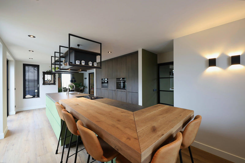 Unieke keuken met groen kookeiland-PAUL THEUWS INTERIEUR-Keuken-Unieke keuken met groen kookeiland-OBLY