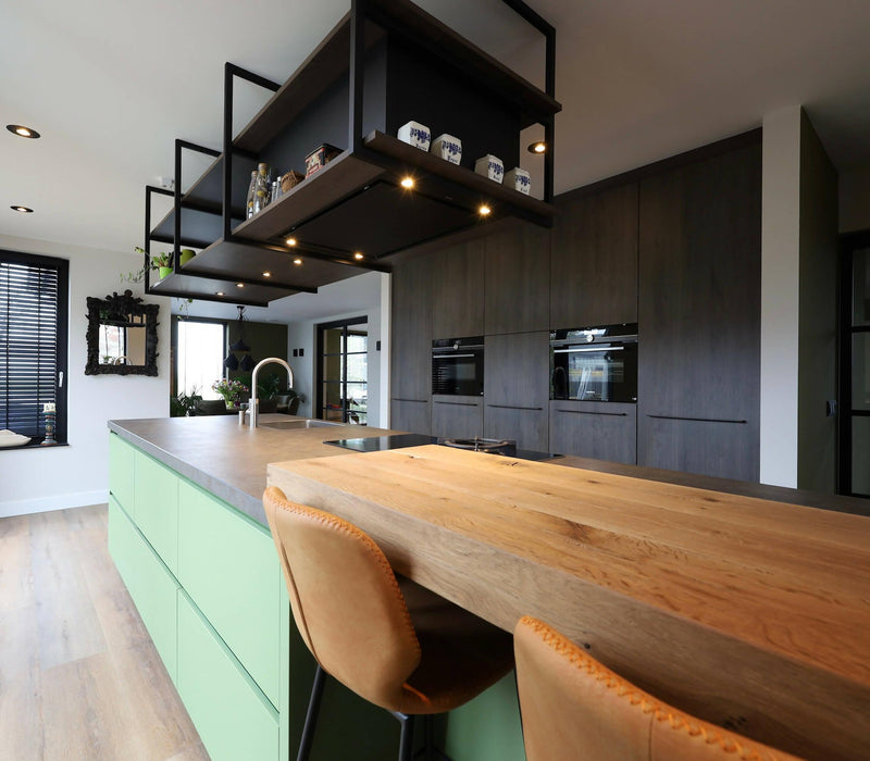 Unieke keuken met groen kookeiland-PAUL THEUWS INTERIEUR-Keuken-Unieke keuken met groen kookeiland-OBLY