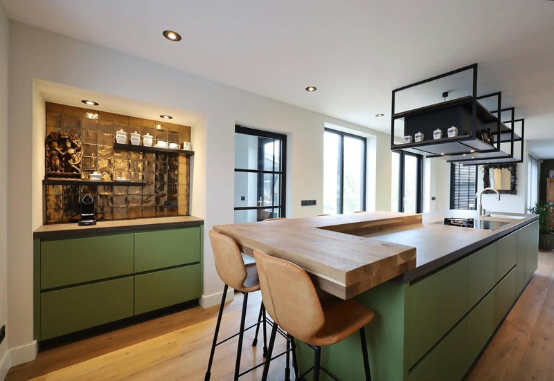 Unieke keuken met groen kookeiland-PAUL THEUWS INTERIEUR-Keuken-Unieke keuken met groen kookeiland-OBLY