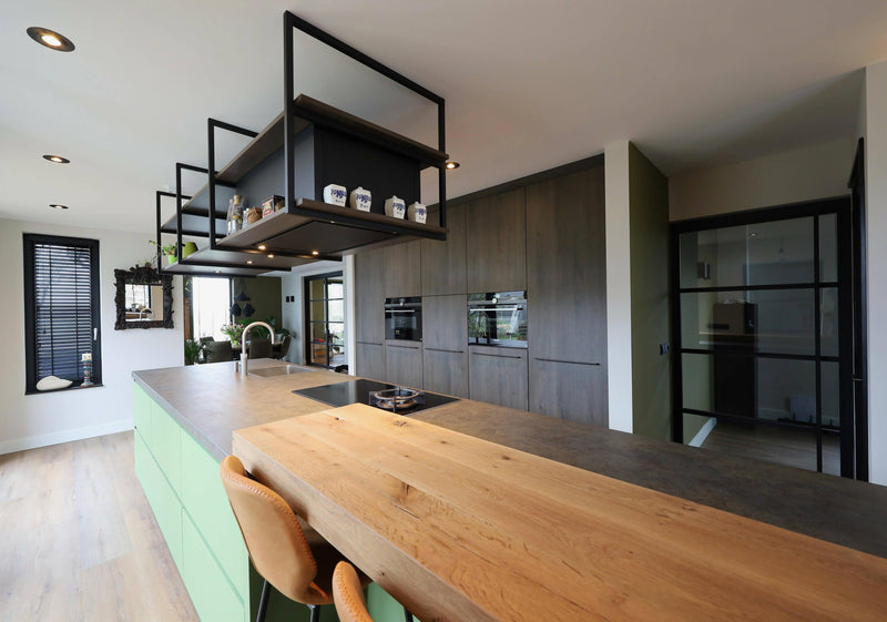 Unieke keuken met groen kookeiland-PAUL THEUWS INTERIEUR-Keuken-Unieke keuken met groen kookeiland-OBLY