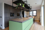 Unieke keuken met groen kookeiland-PAUL THEUWS INTERIEUR-Keuken-Unieke keuken met groen kookeiland-OBLY