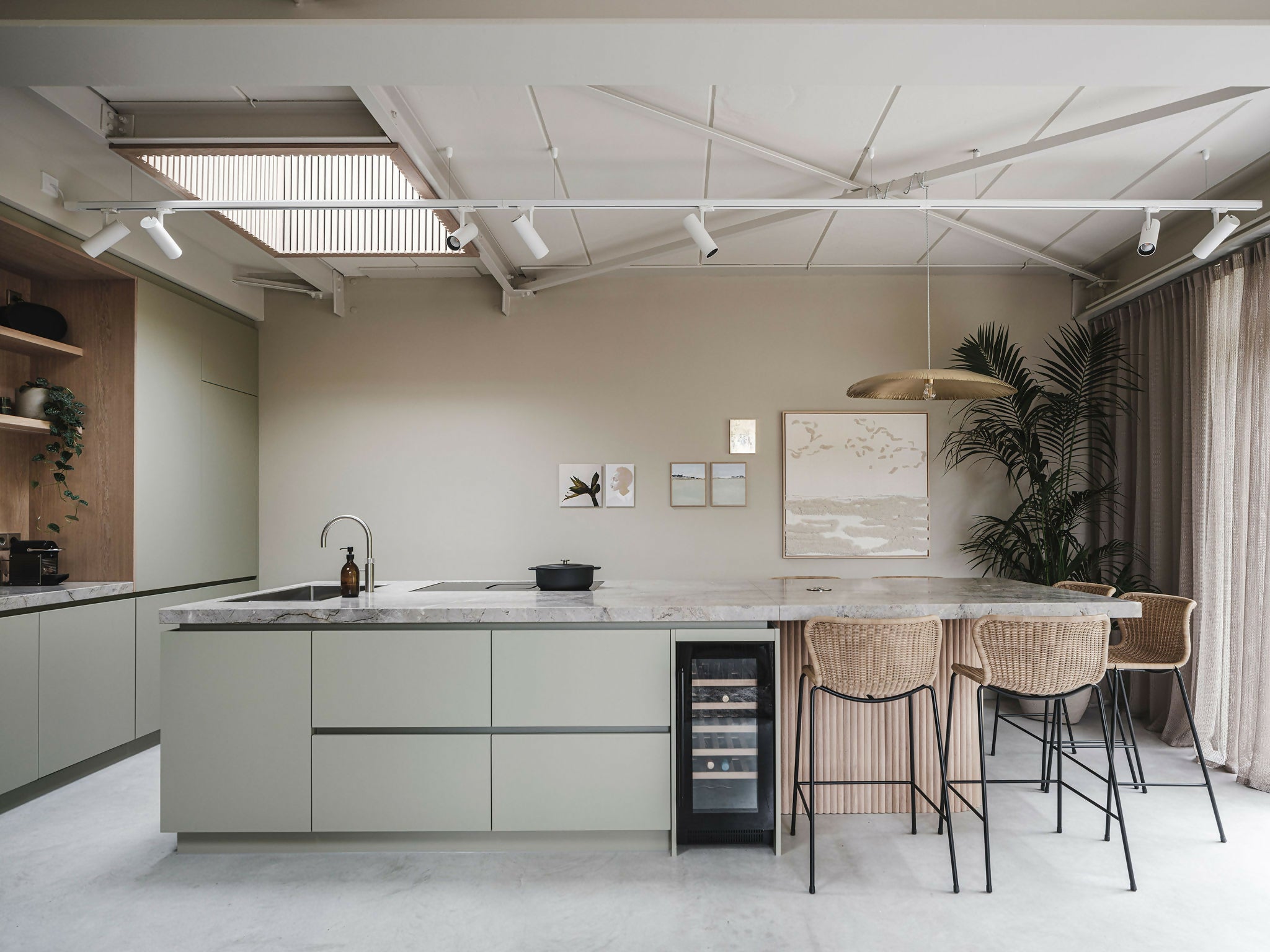 VERBONDEN MET HET BOS-Jeroen de Nijs BNI-appartement interieur,Keuken,maatwerk keuken,moderne keuken,open leefruimte,warme materialen-V E R B O N D E N M E T H E T B O S-OBLY